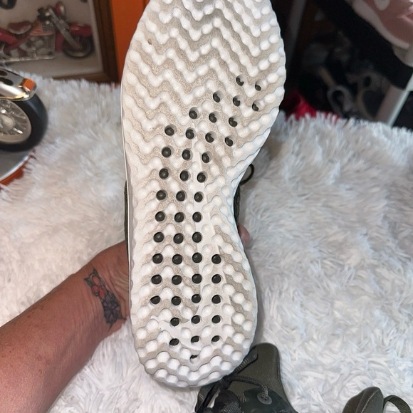 Men's Nike Rival Running Shoes Green And White Anthracite AA7400-300 US Size 8.5 - Picture 9 of 12